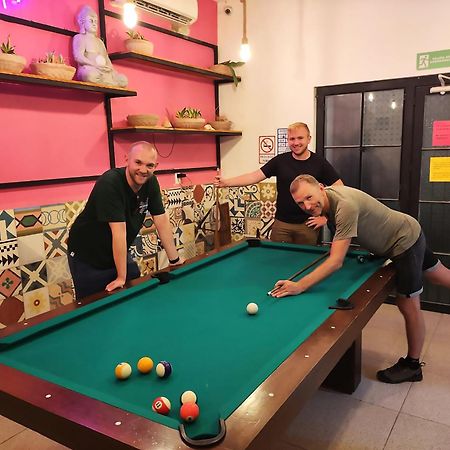 New Friends Hostel & Bar Adults Only Вальядолід Екстер'єр фото