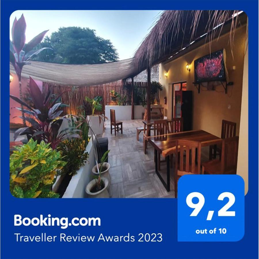 New Friends Hostel & Bar Adults Only Вальядолід Екстер'єр фото