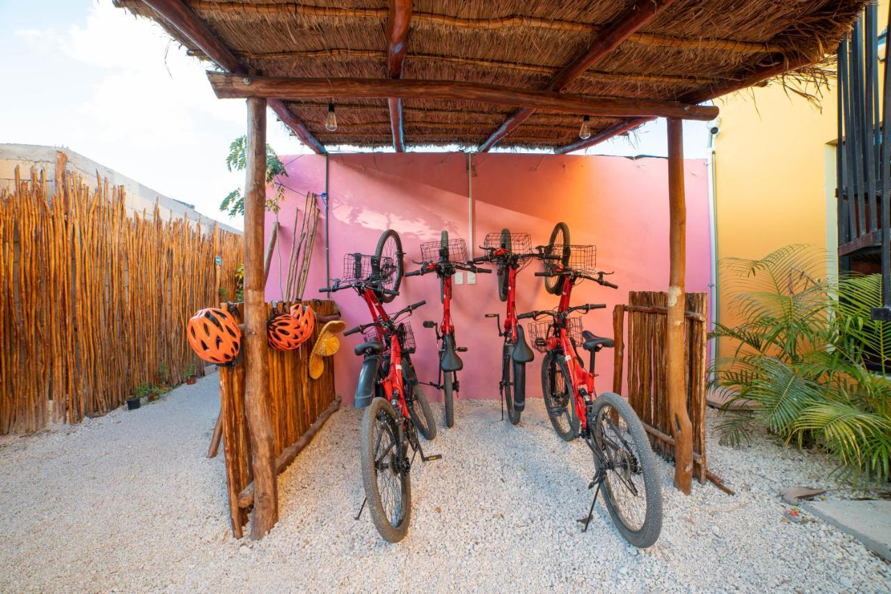New Friends Hostel & Bar Adults Only Вальядолід Екстер'єр фото