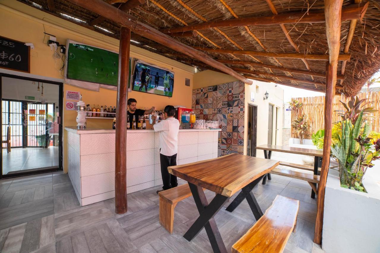 New Friends Hostel & Bar Adults Only Вальядолід Екстер'єр фото