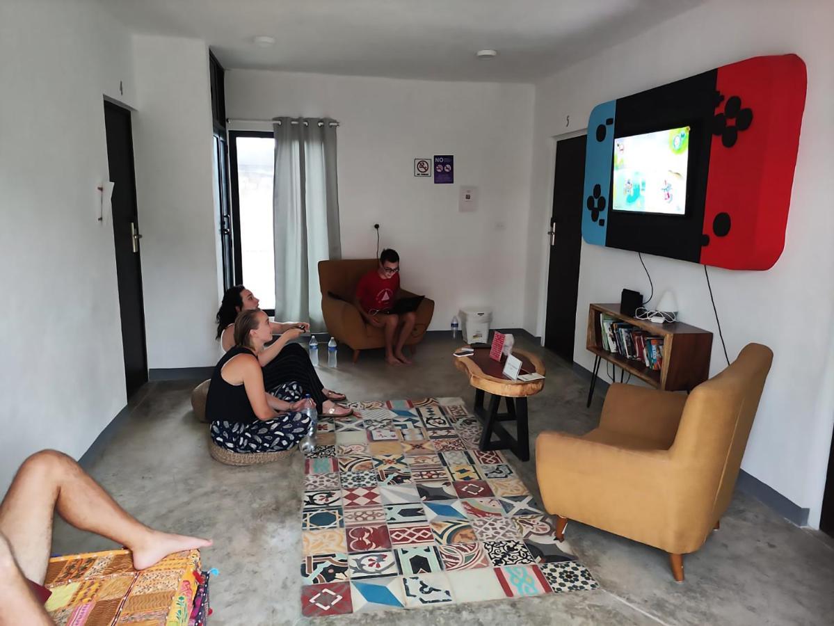 New Friends Hostel & Bar Adults Only Вальядолід Екстер'єр фото