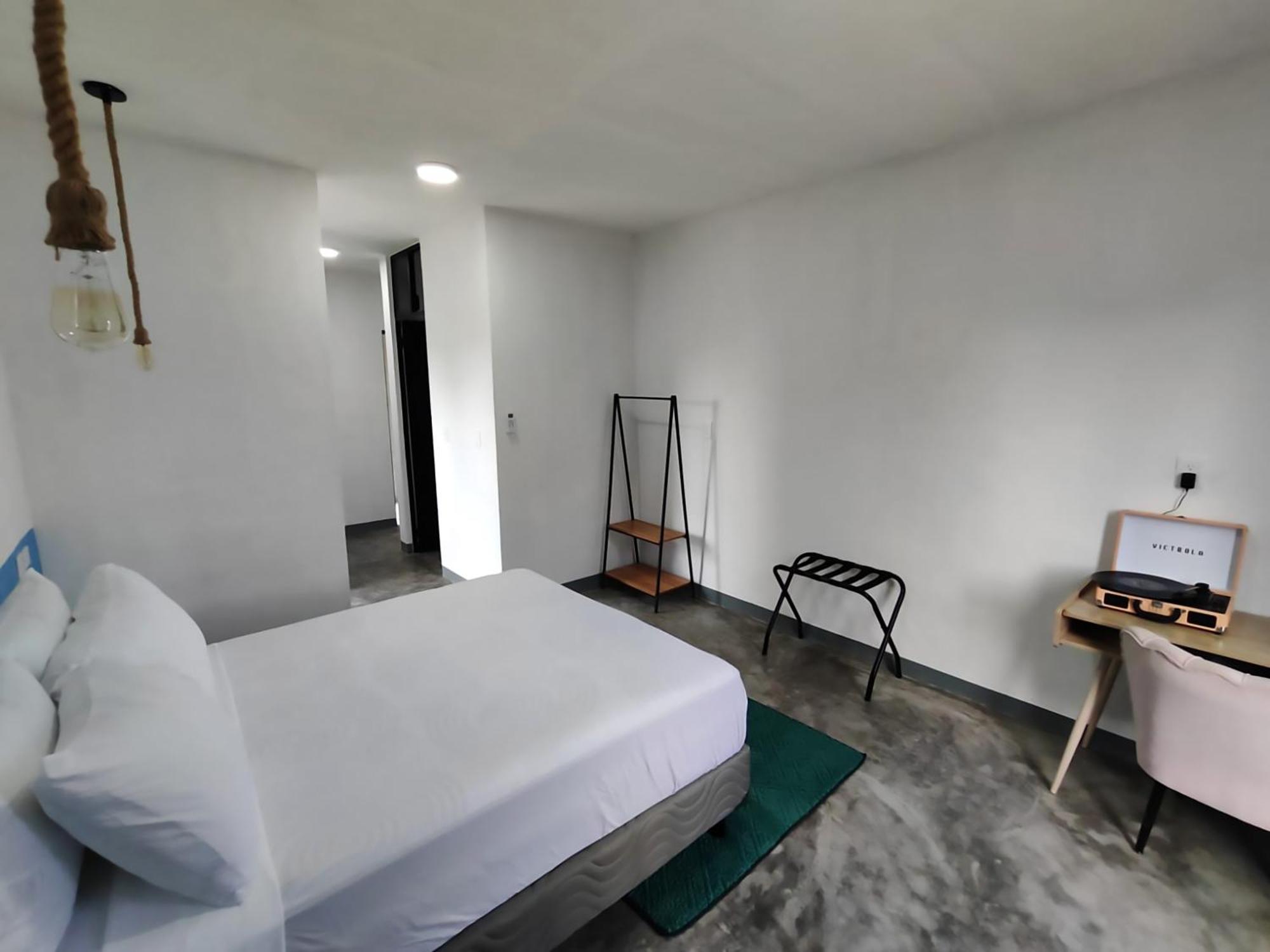 New Friends Hostel & Bar Adults Only Вальядолід Екстер'єр фото