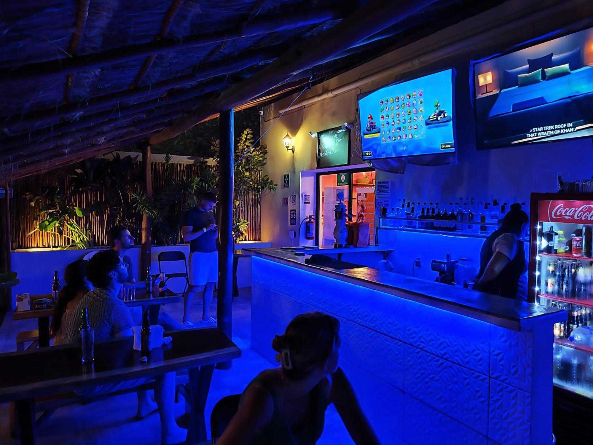 New Friends Hostel & Bar Adults Only Вальядолід Екстер'єр фото