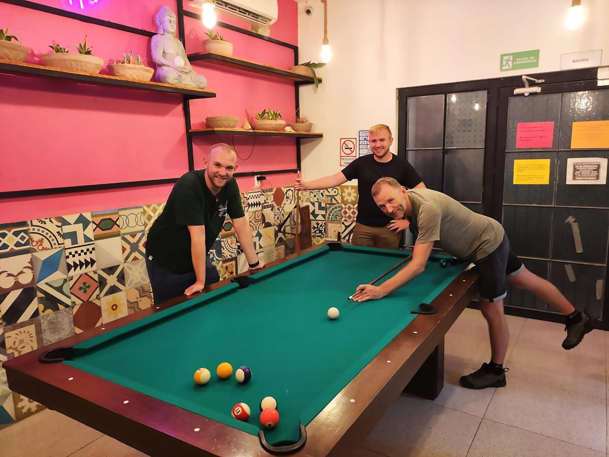 New Friends Hostel & Bar Adults Only Вальядолід Екстер'єр фото